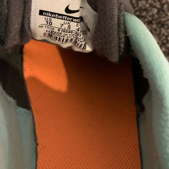 Nike Air Relentless Women's Teal and Orange Athletic Shoes - Picture 6 of 6